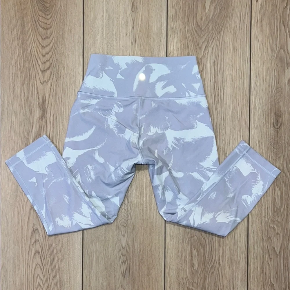 EUC - Lululemon Wunder Under Crop Capri Gray and White Leggings - Picture 3 of 7